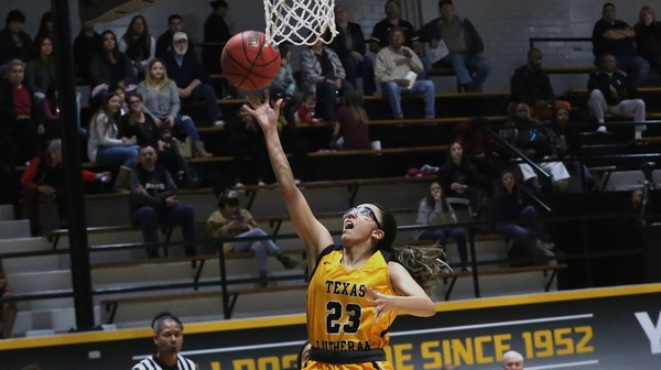 Bulldogs Hold Off Comeback to Top Schreiner 67-57